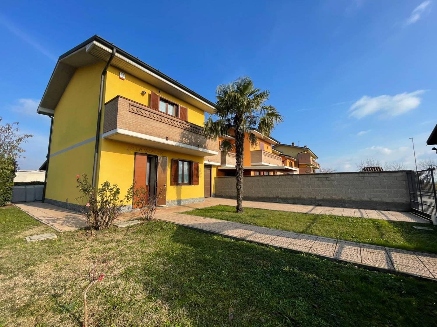 Villa Bifamiliare in vendita a Lodi