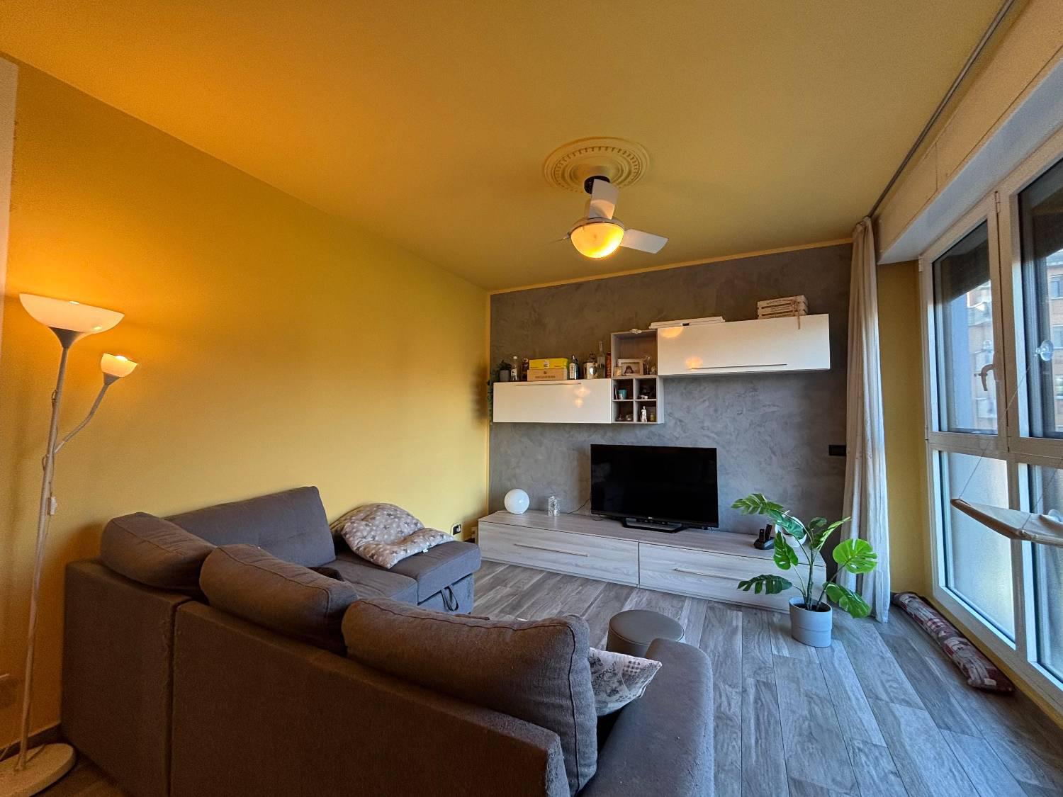 Trilocale con box a Lodi