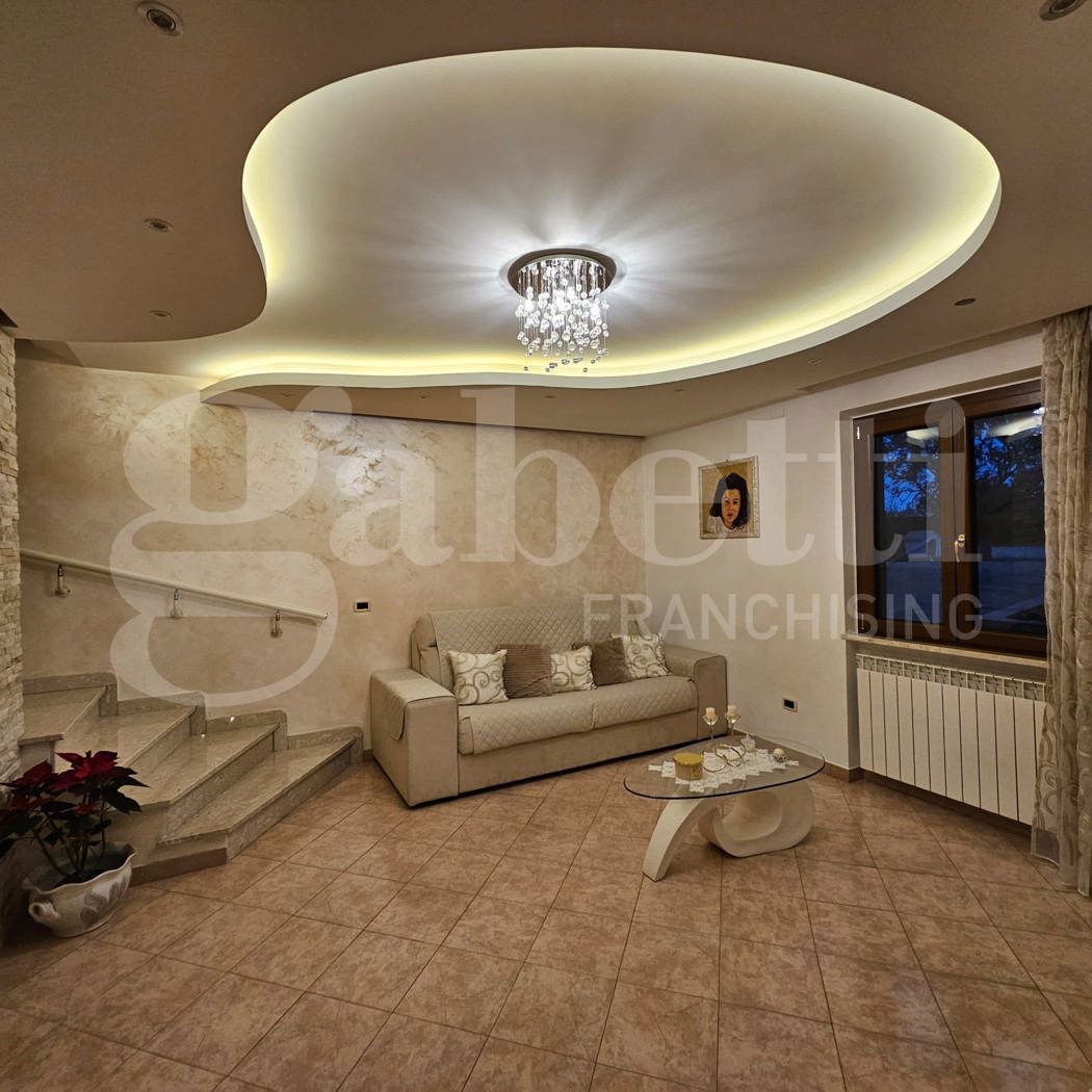 Villa con giardino a Scalea