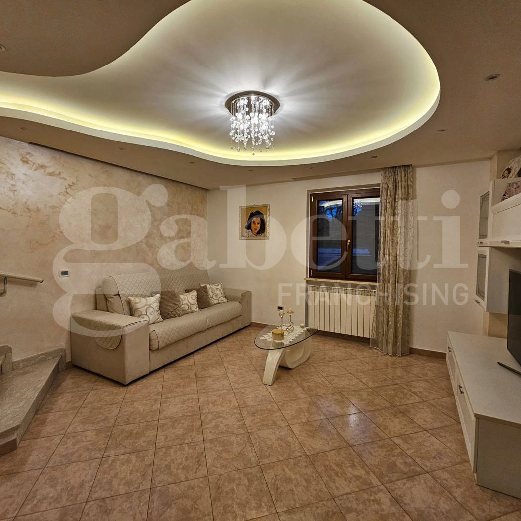 Villa con giardino a Scalea