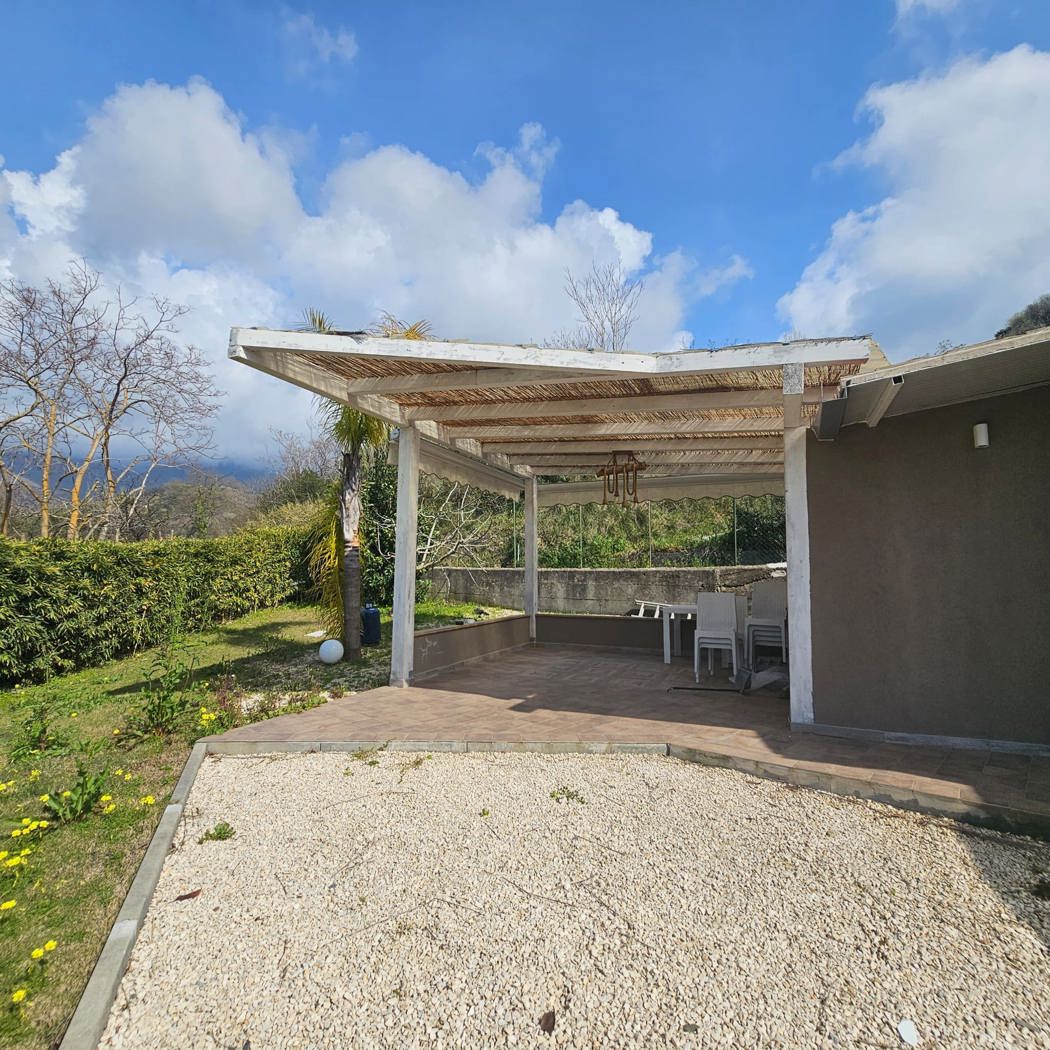 Casa indipendente con giardino a Belvedere Marittimo