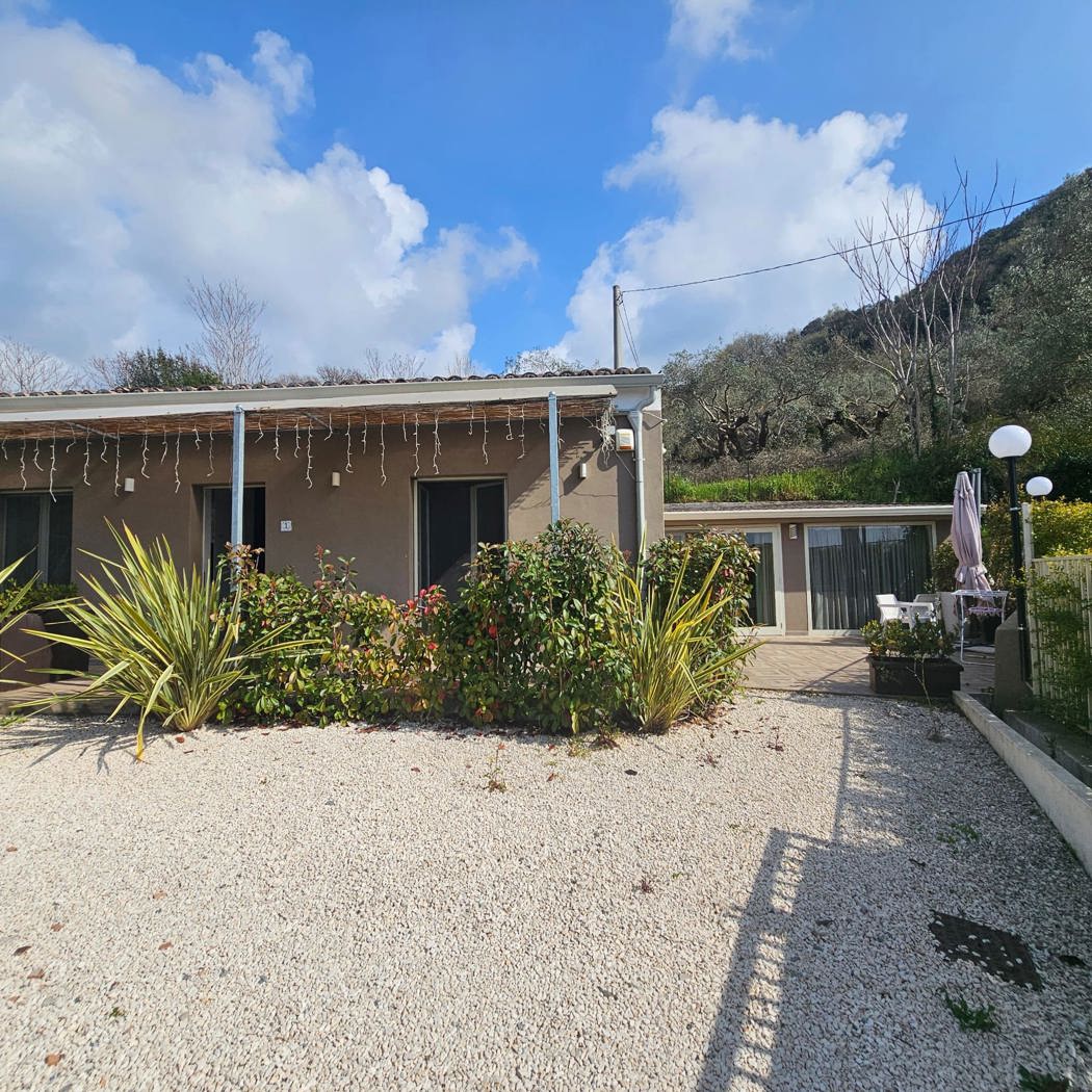 Casa indipendente con giardino a Belvedere Marittimo