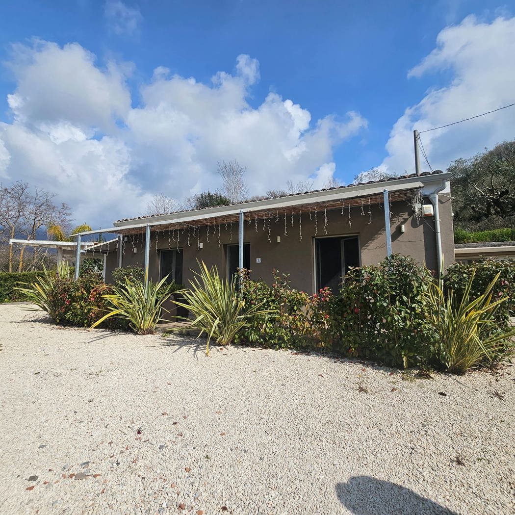 Casa indipendente con giardino a Belvedere Marittimo