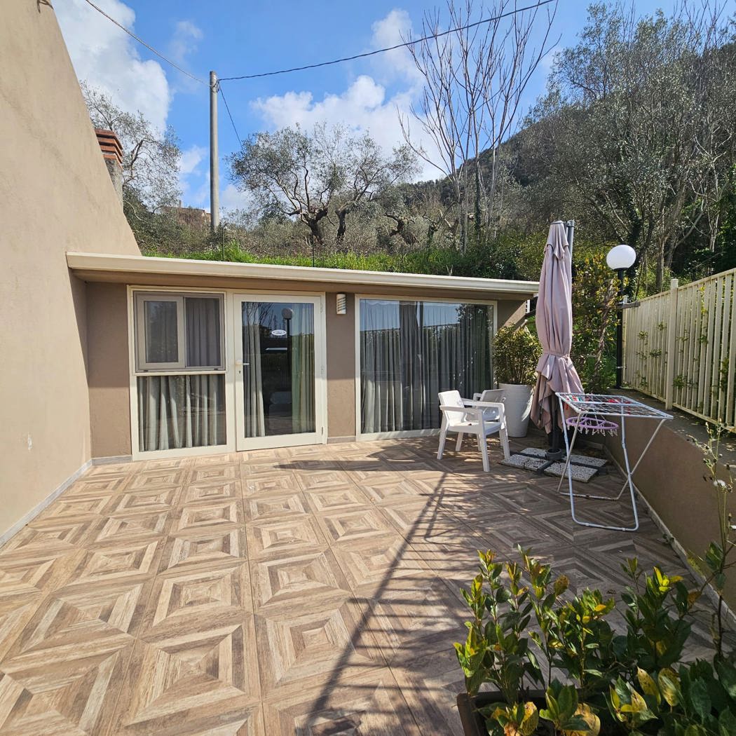 Casa indipendente con giardino a Belvedere Marittimo