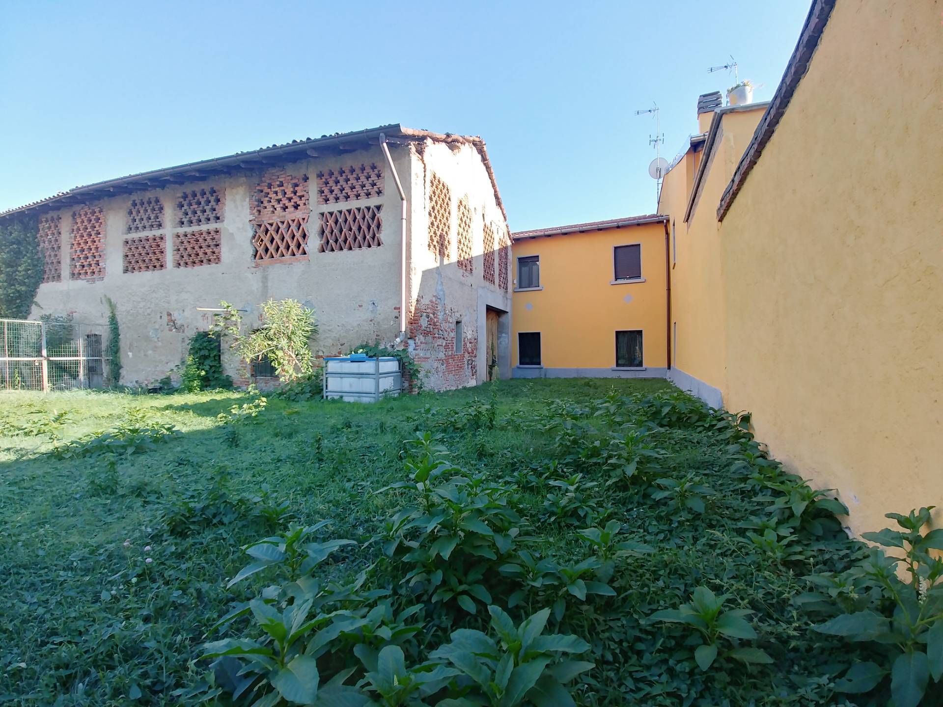 Casa indipendente con box doppio a Gorla Maggiore