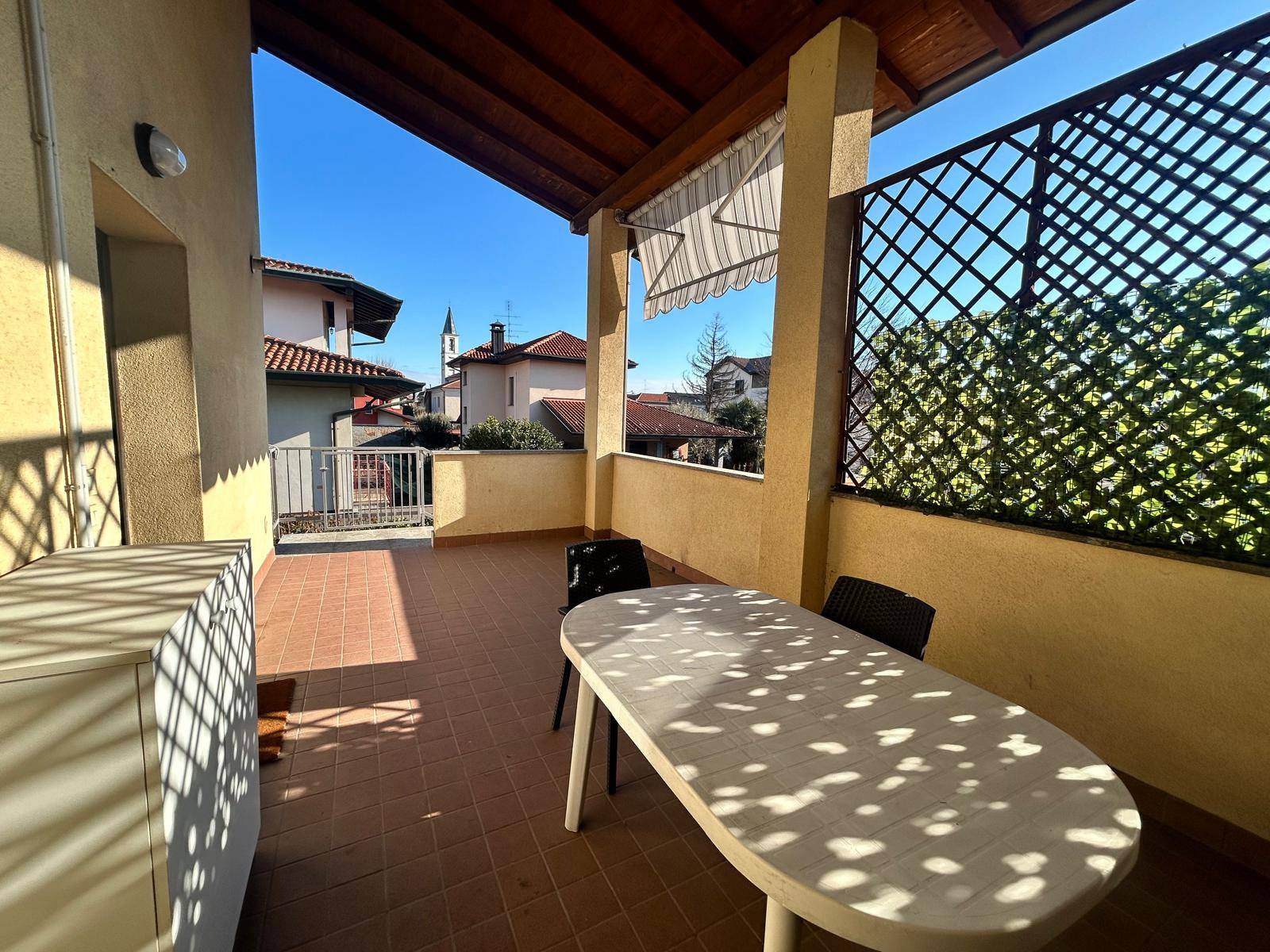 porzione di villa bifamiliare in vendita a Gorla Maggiore