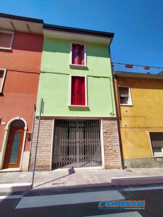 Locale commerciale classe A1, Bardolino calmasino