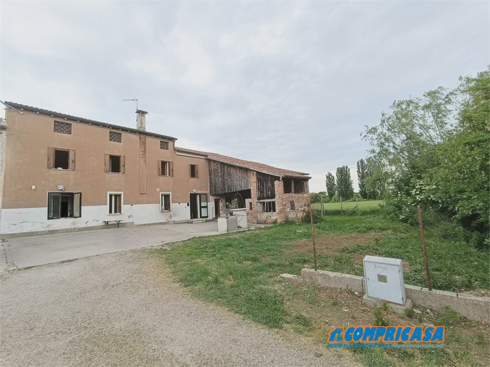 Casa indipendente in vendita a Roveredo di Gu�