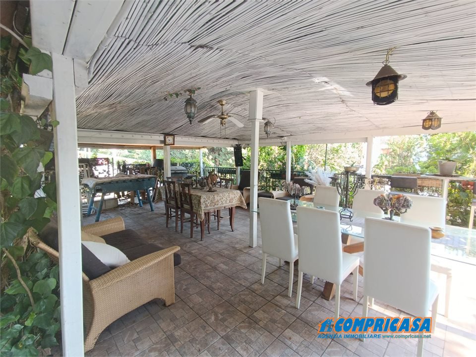 Casa indipendente in vendita a Peschiera del Garda