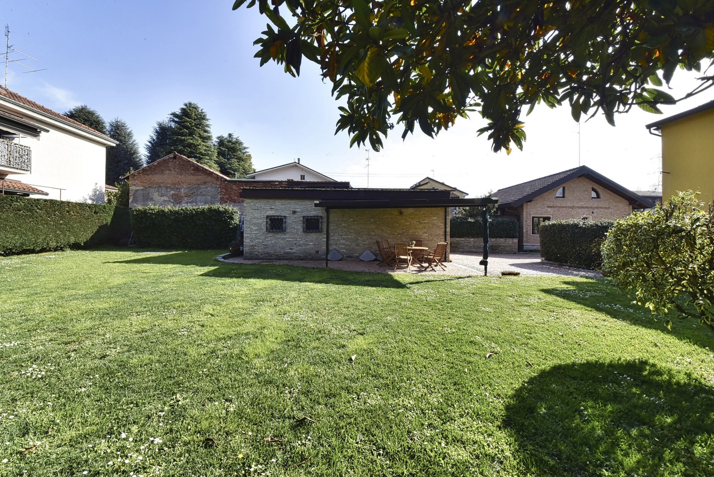 Villa con giardino a Paderno Dugnano