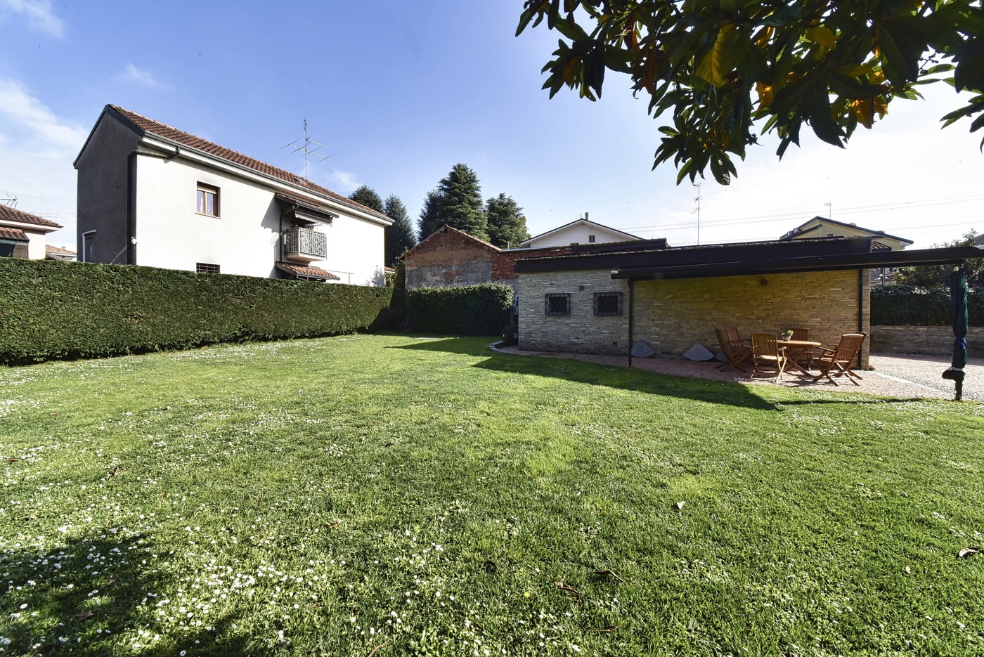 Villa con giardino a Paderno Dugnano