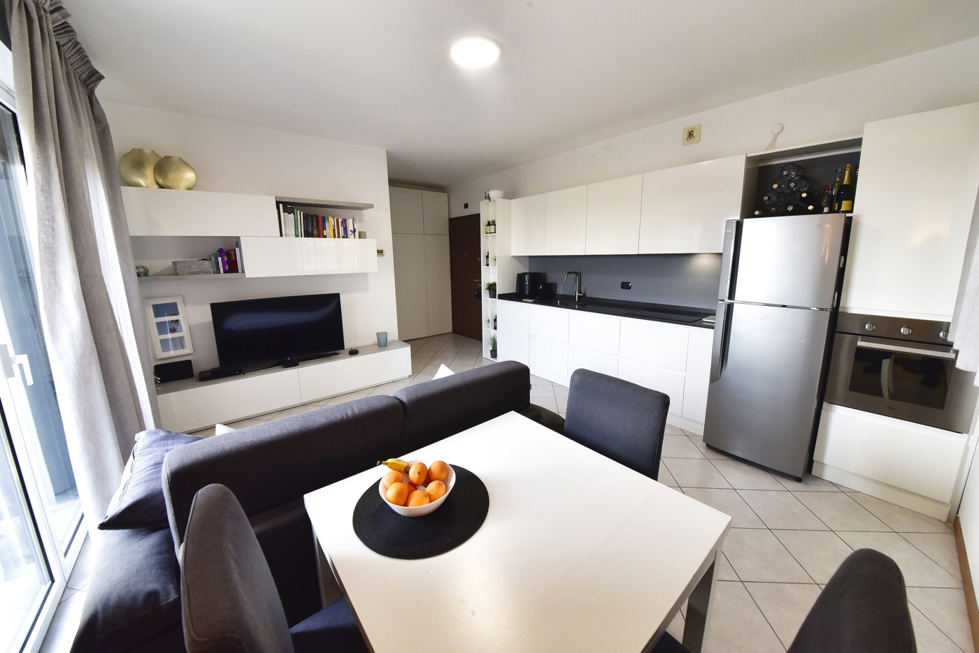 Bilocale con box a Milano