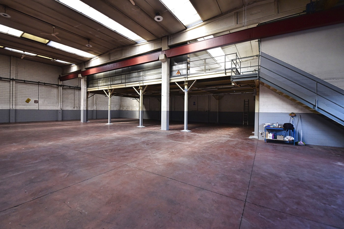 Capannone in vendita a Paderno Dugnano