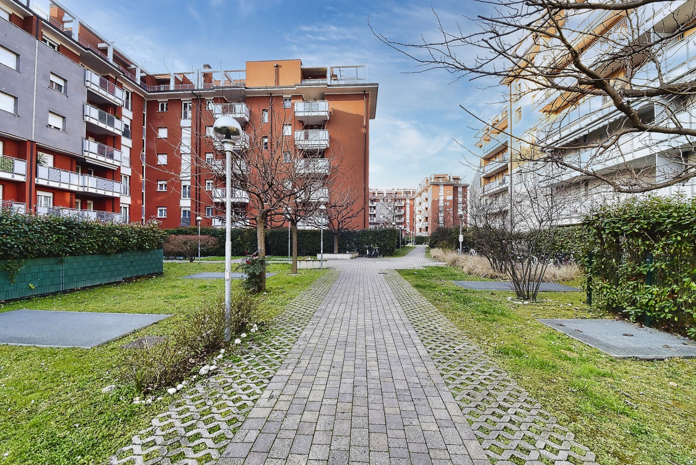 Bilocale con box a Paderno Dugnano