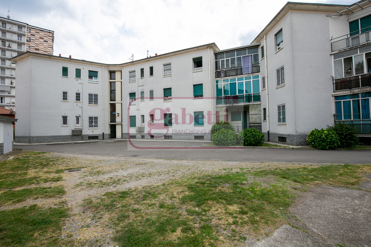 Trilocale con box a Paderno Dugnano