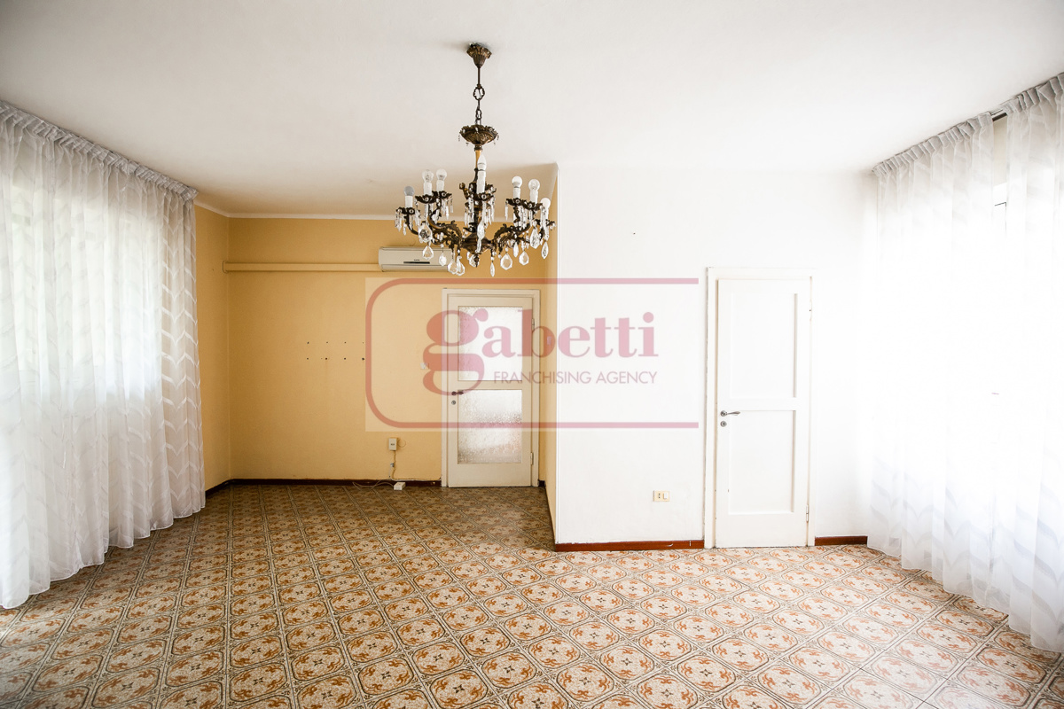 Trilocale con box a Paderno Dugnano