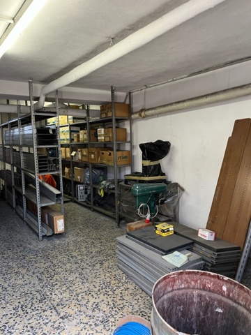 Magazzino in vendita a Paderno Dugnano