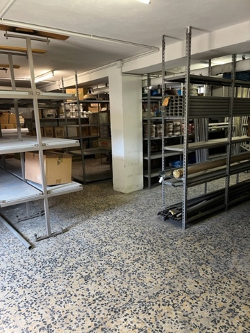 Magazzino in vendita a Paderno Dugnano