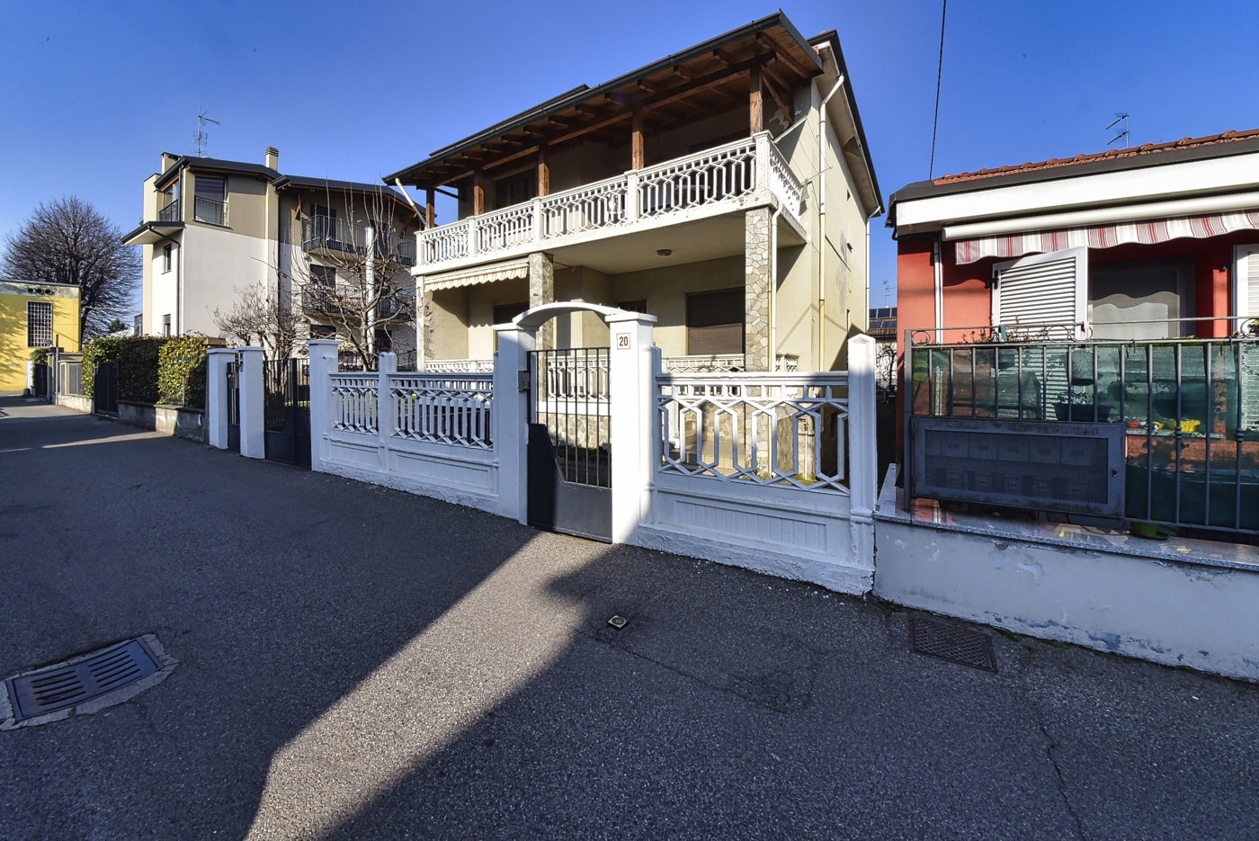 Villa Bifamiliare da ristrutturare a Paderno Dugnano