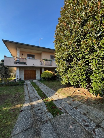 Villa con giardino a Paderno Dugnano