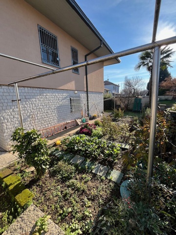 Villa con giardino a Paderno Dugnano