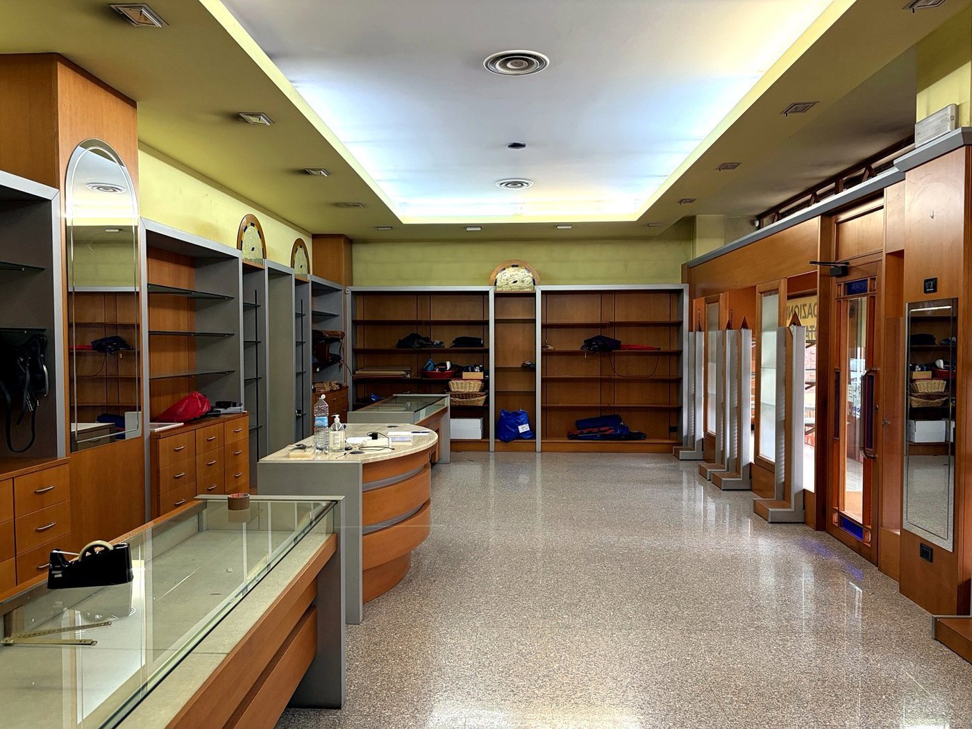 Negozio in affitto a Paderno Dugnano