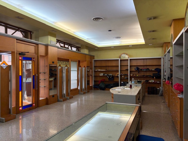 Negozio in affitto a Paderno Dugnano