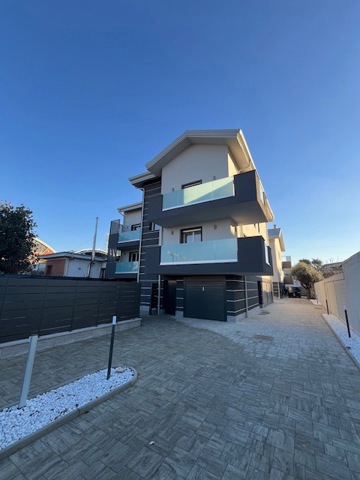 Quadrilocale in vendita a Nova Milanese