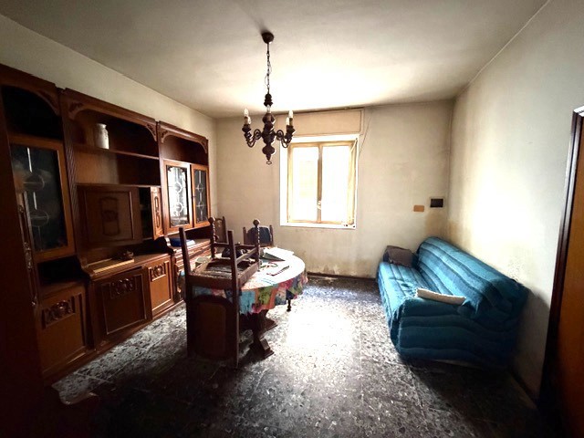 Quadrilocale da ristrutturare a Cesano Maderno