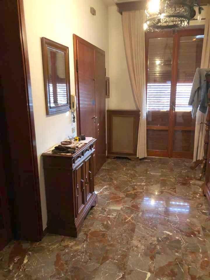 Appartamento con terrazzo a Poggibonsi