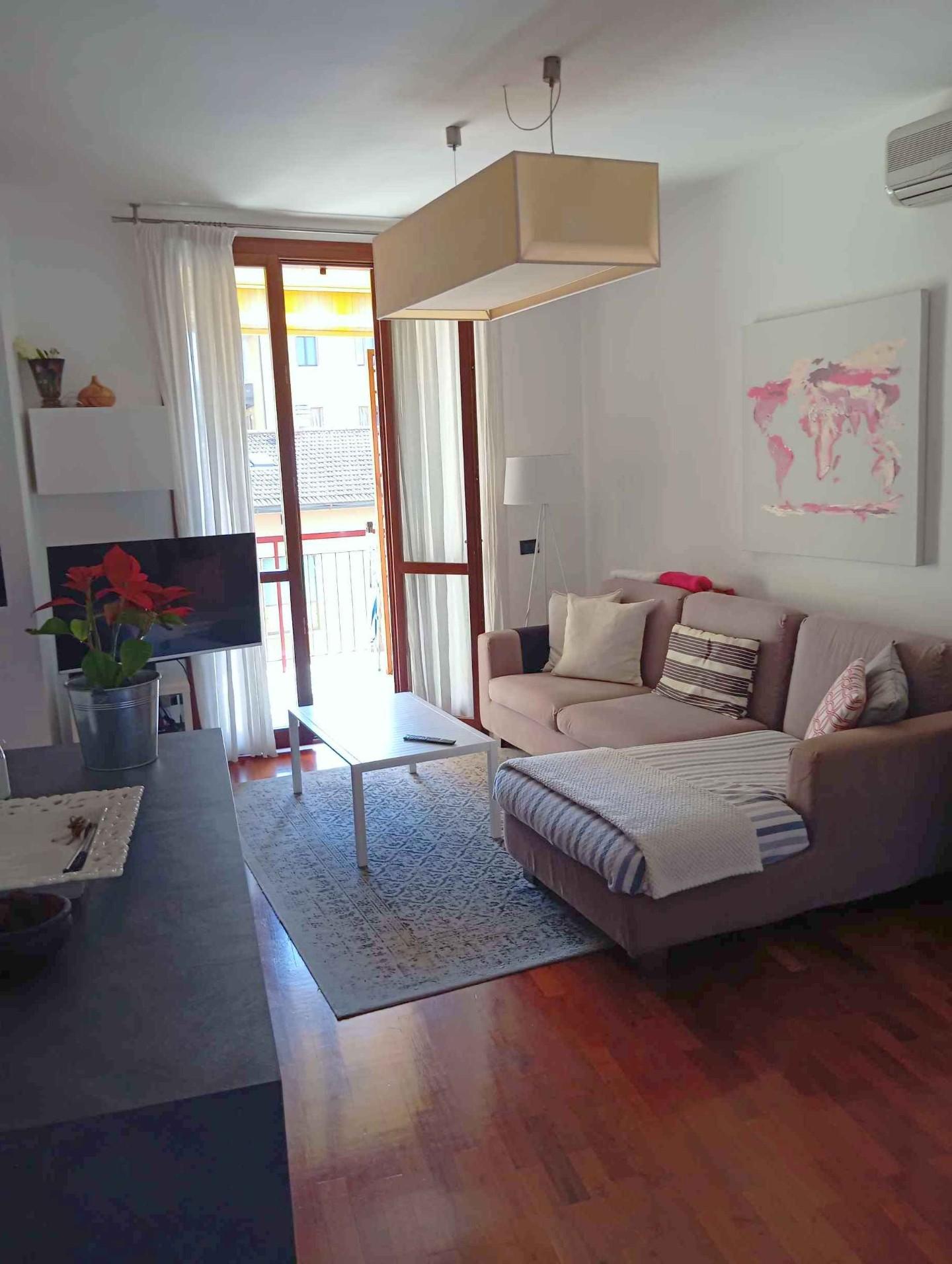 Appartamento con terrazzo, Poggibonsi via pisana (rione falco)