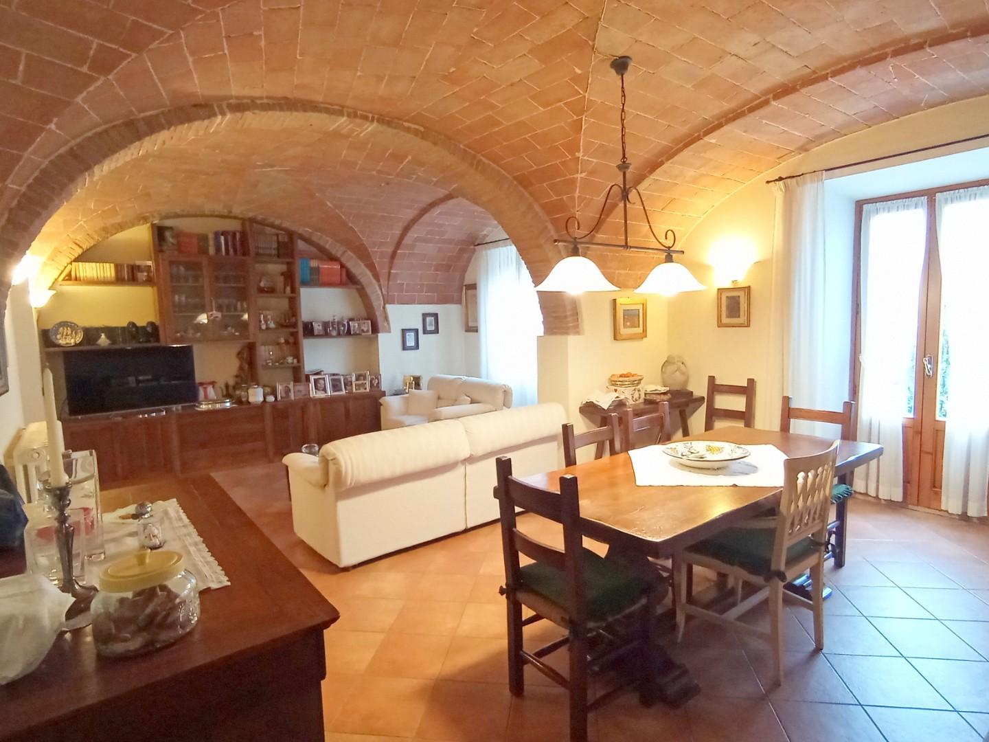 Casa indipendente con giardino a Poggibonsi