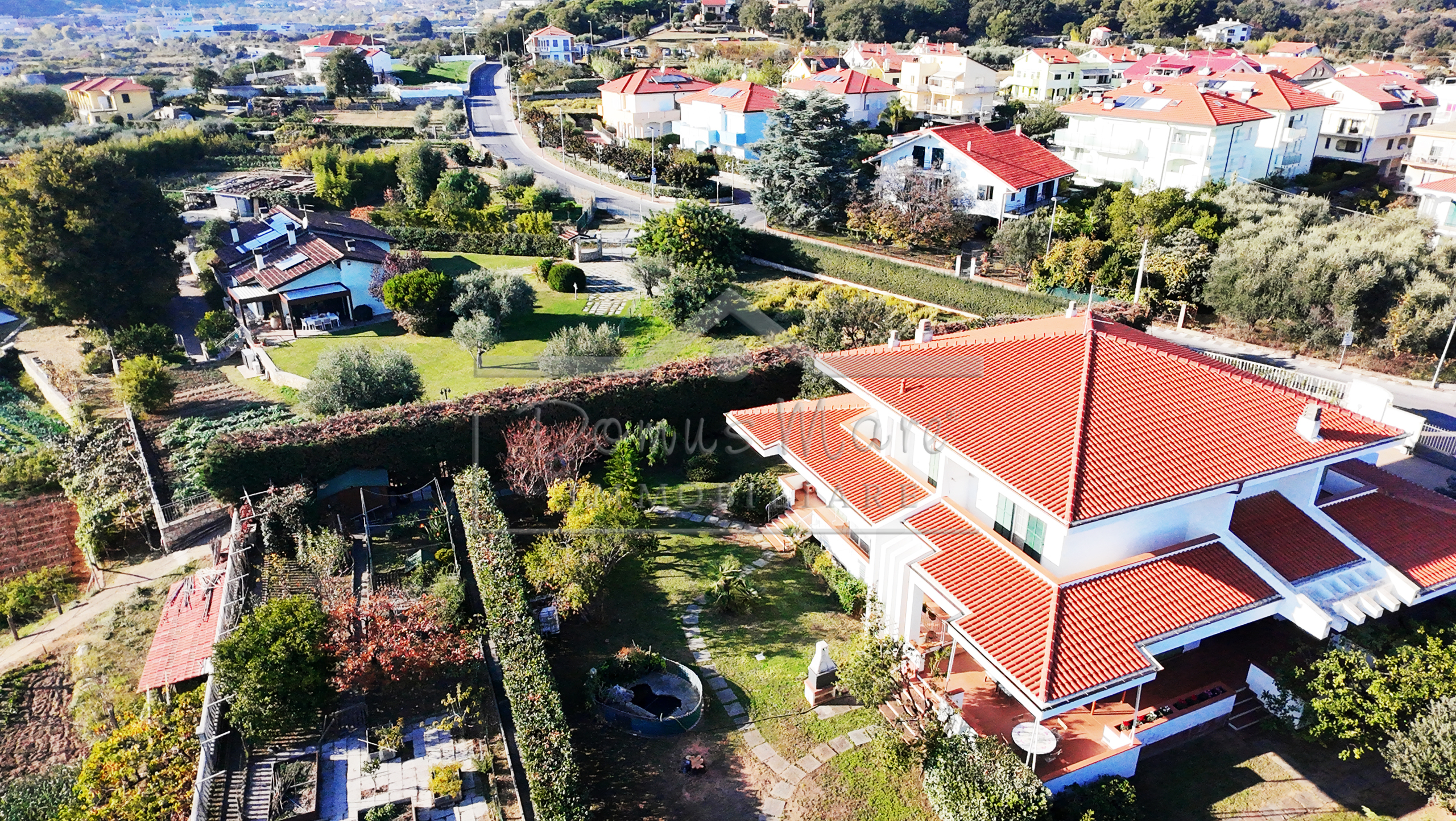 Casa indipendente con giardino in via per pineland 25 bis, Borghetto Santo Spirito