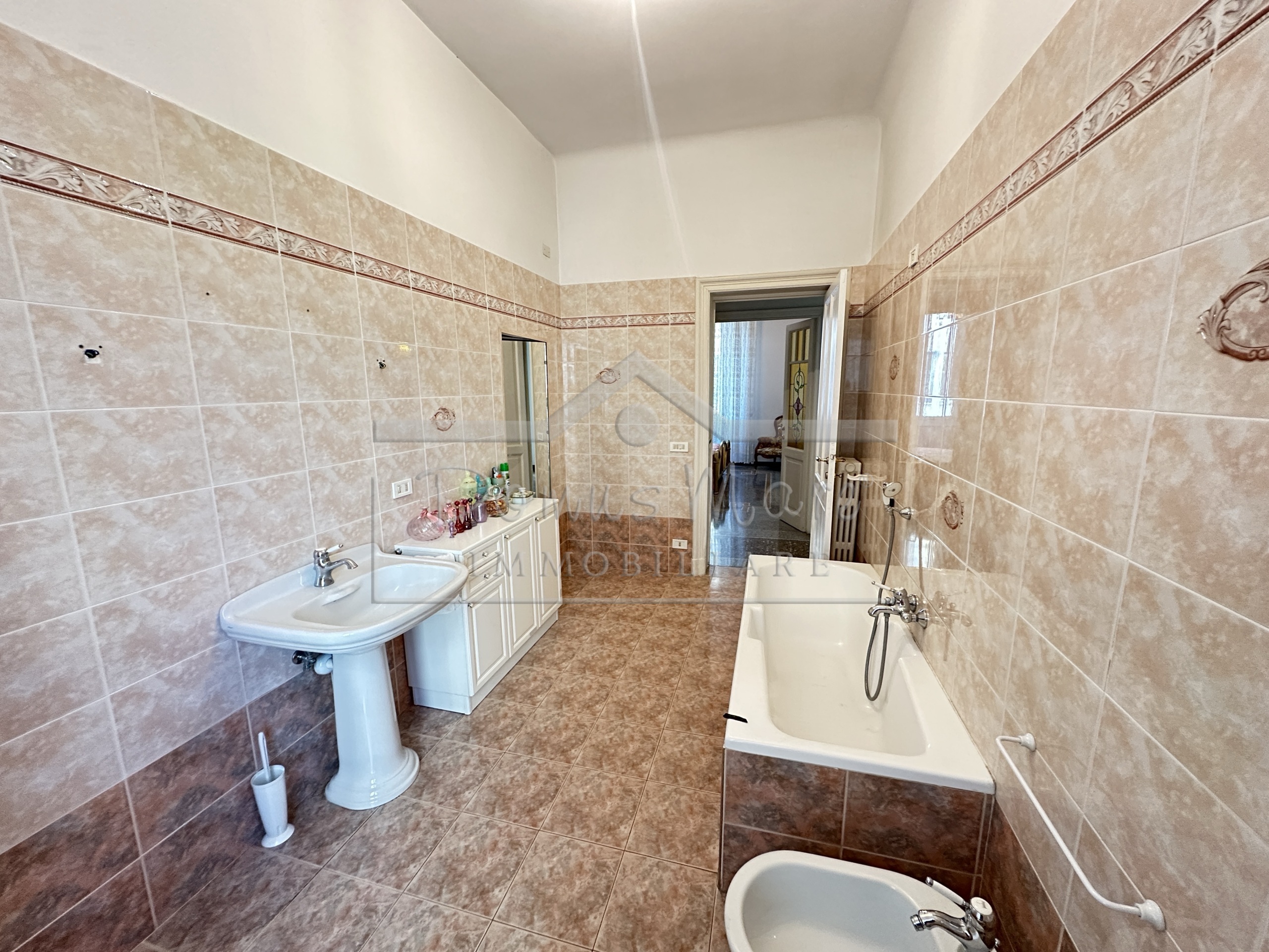 Appartamento da ristrutturare in piazza del popolo 3, Savona