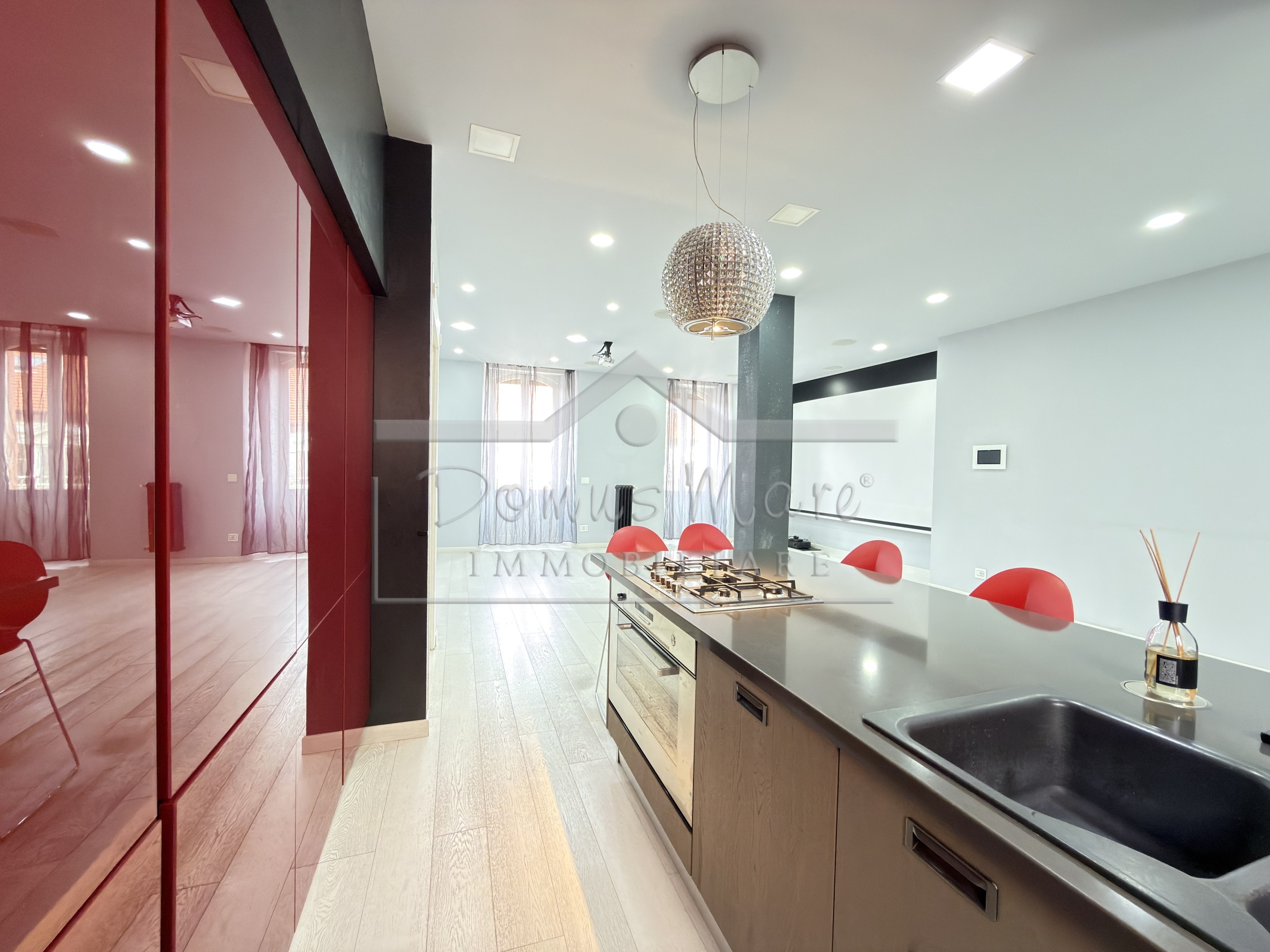 Attico ristrutturato in corso italia 13, Savona