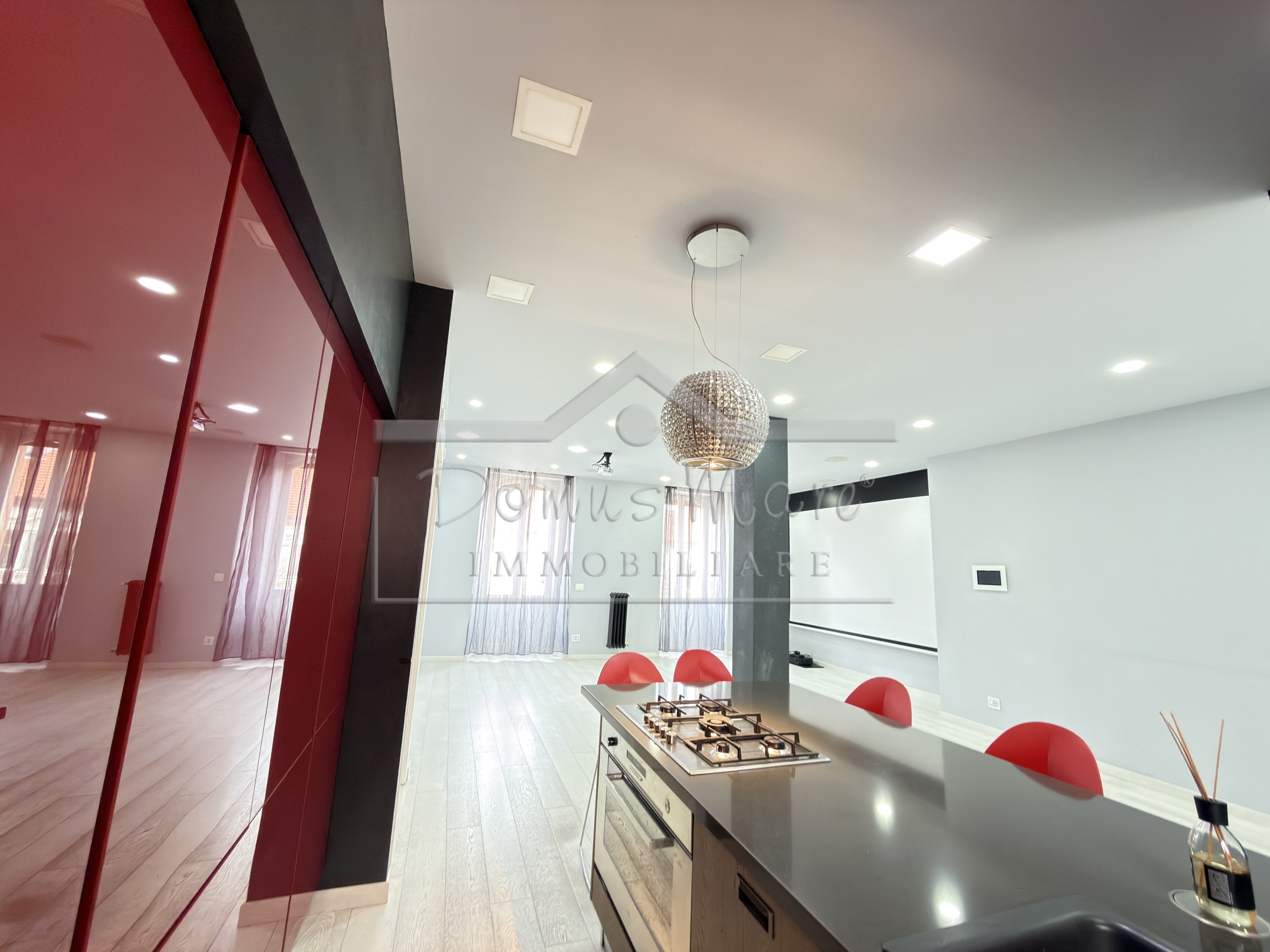 Attico ristrutturato in corso italia 13, Savona