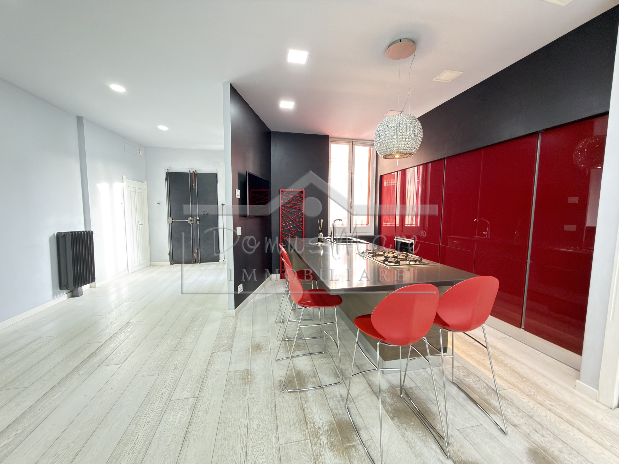 Attico ristrutturato in corso italia 13, Savona