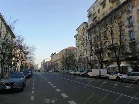 Attivit commerciale classe A4 a Milano