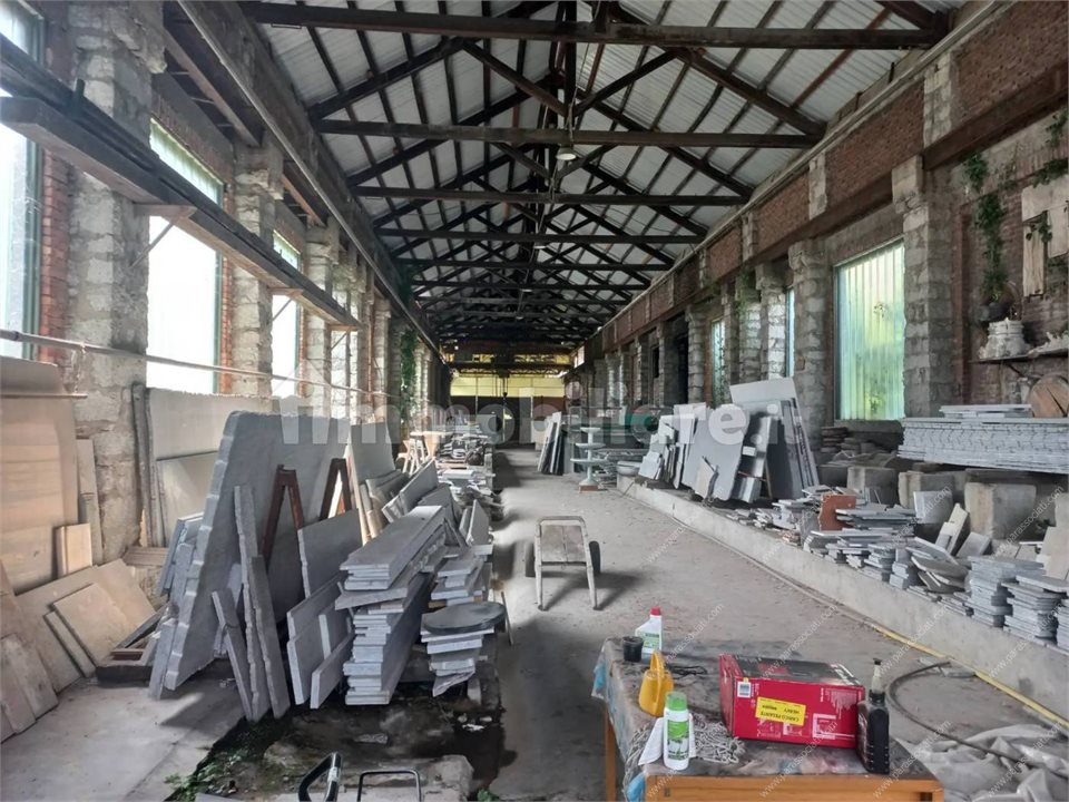 Capannone in vendita a Verbania