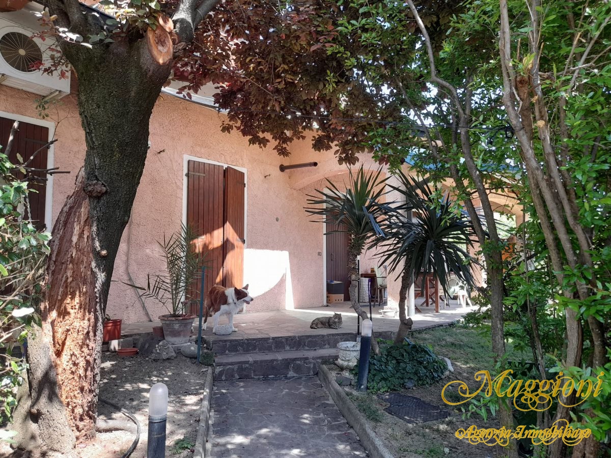 Villa in vendita a Montechiarugolo