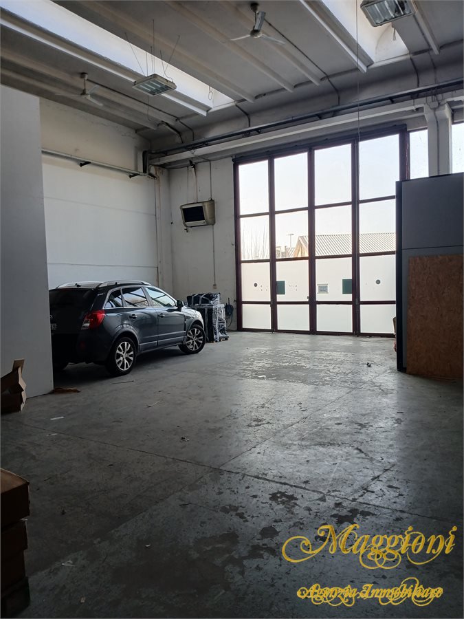 Capannone in vendita a Parma