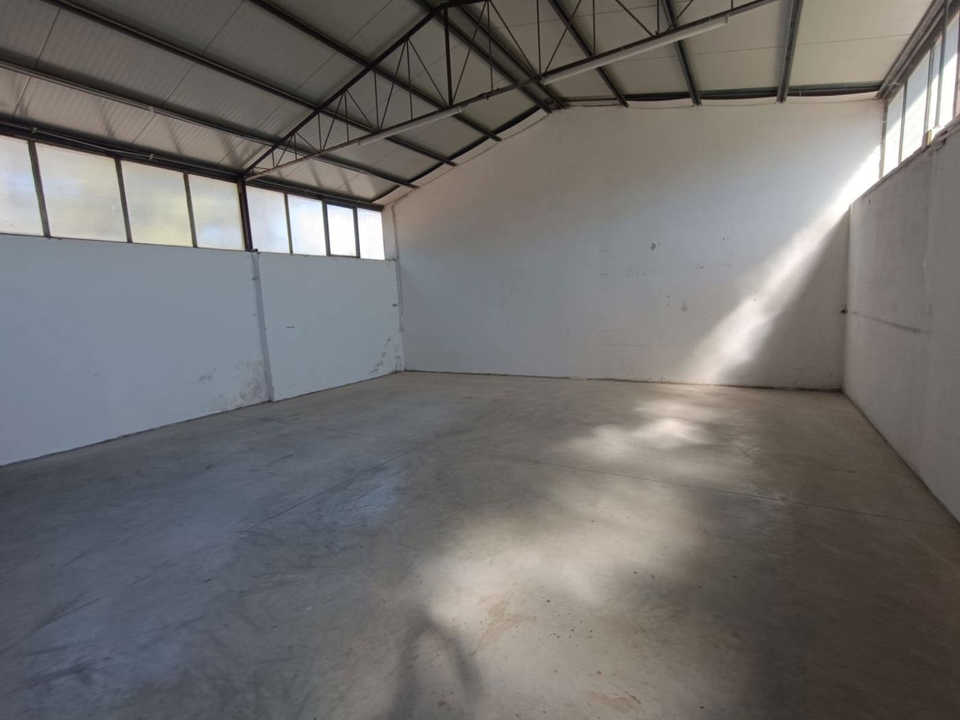 Capannone in affitto a Aprilia