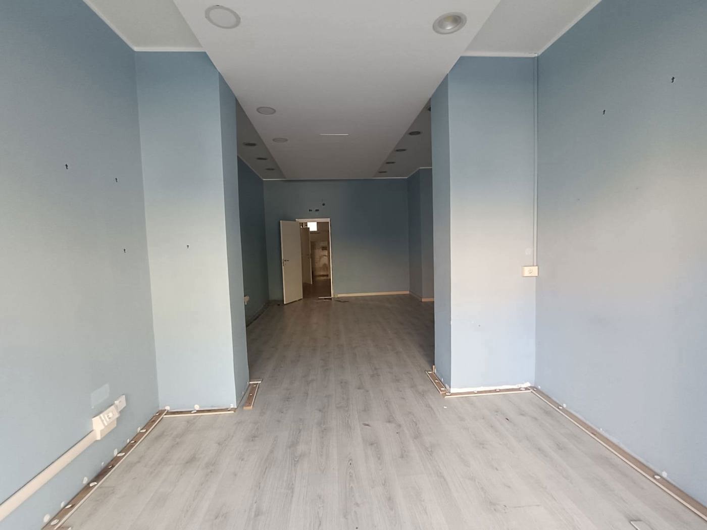 Negozio in affitto a Aprilia