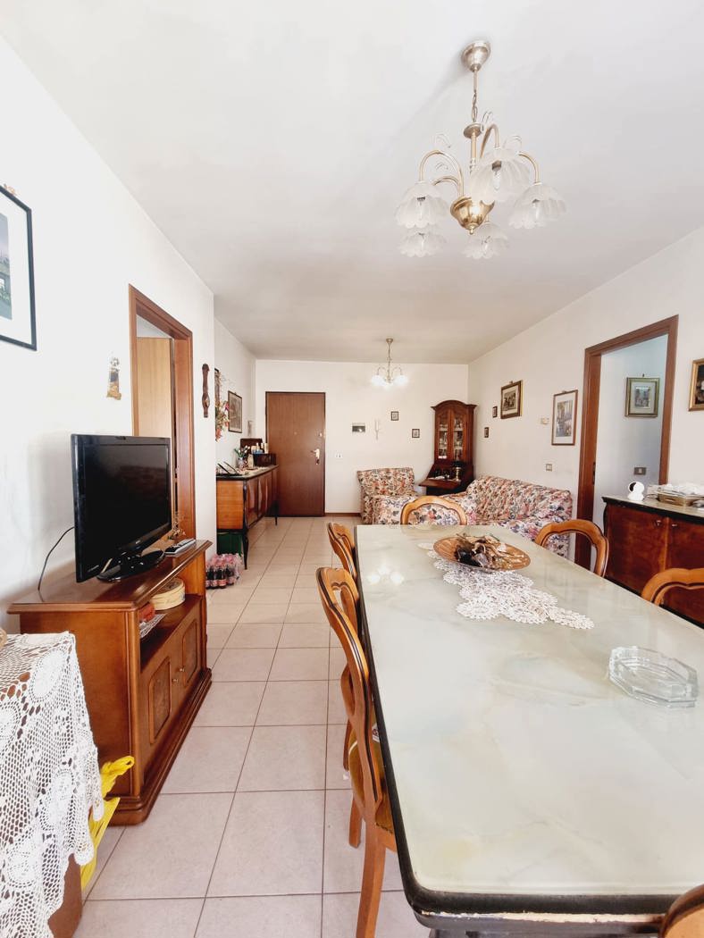 Trilocale da ristrutturare a Aprilia