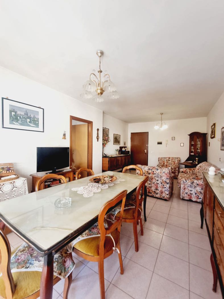 Trilocale da ristrutturare a Aprilia