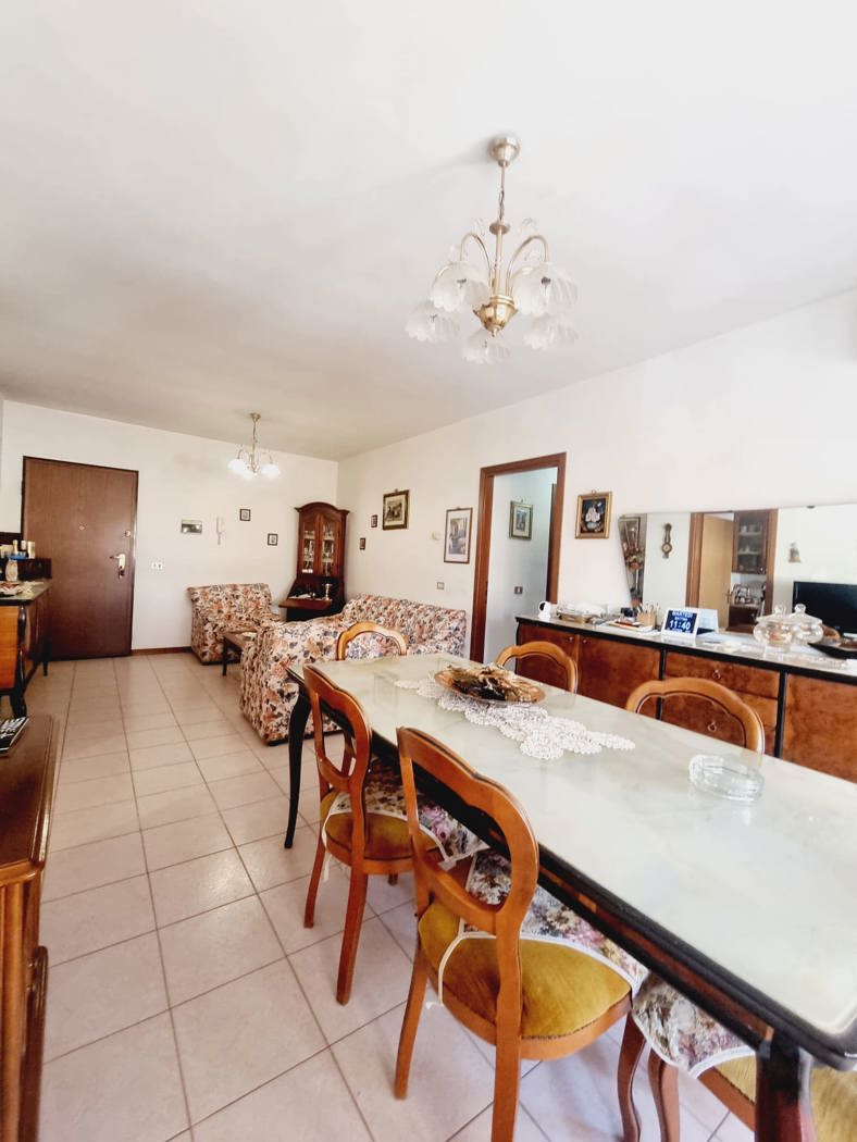 Trilocale da ristrutturare a Aprilia