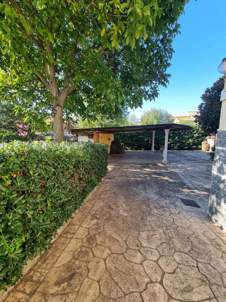 Villa con giardino a Aprilia