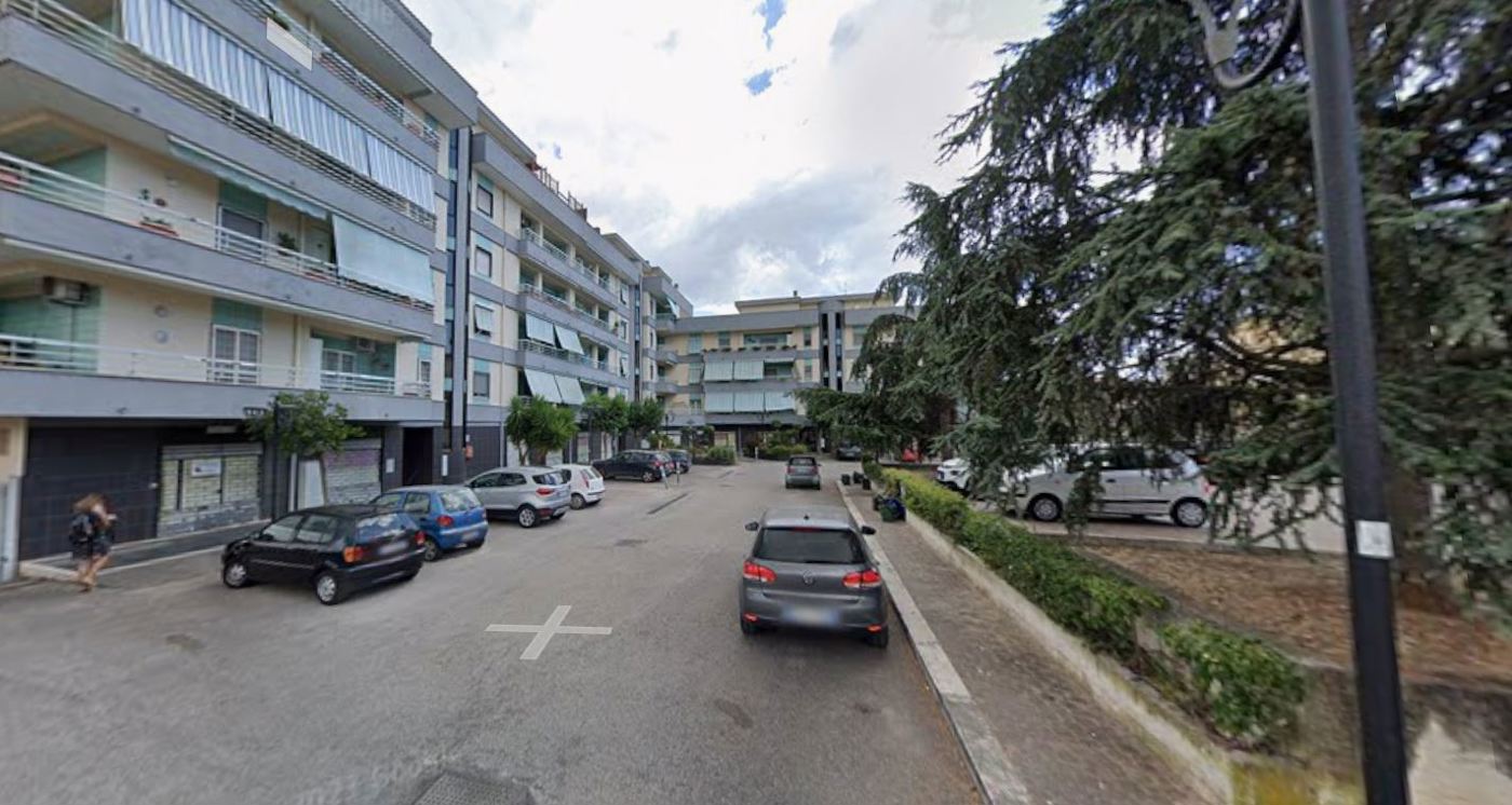 Box/Garage 26mq in affitto a Aprilia