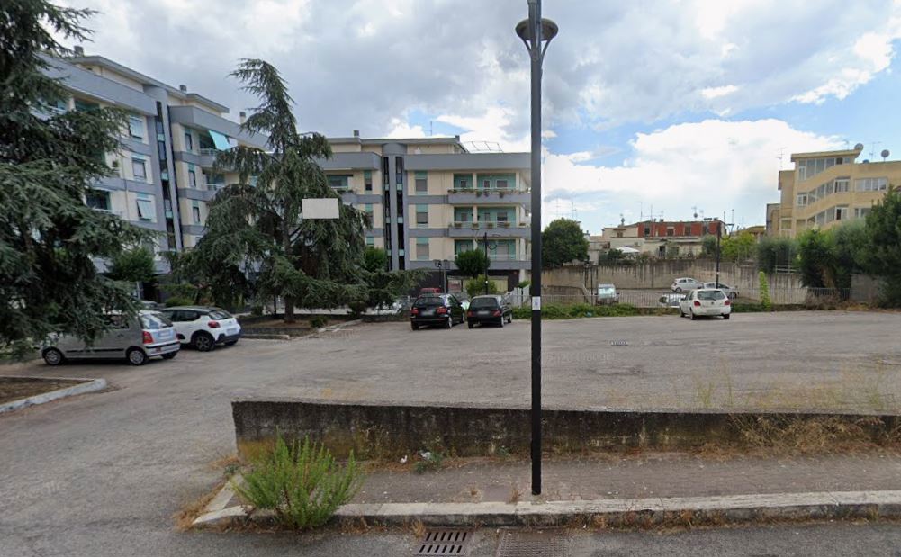 Box/Garage 26mq in affitto a Aprilia