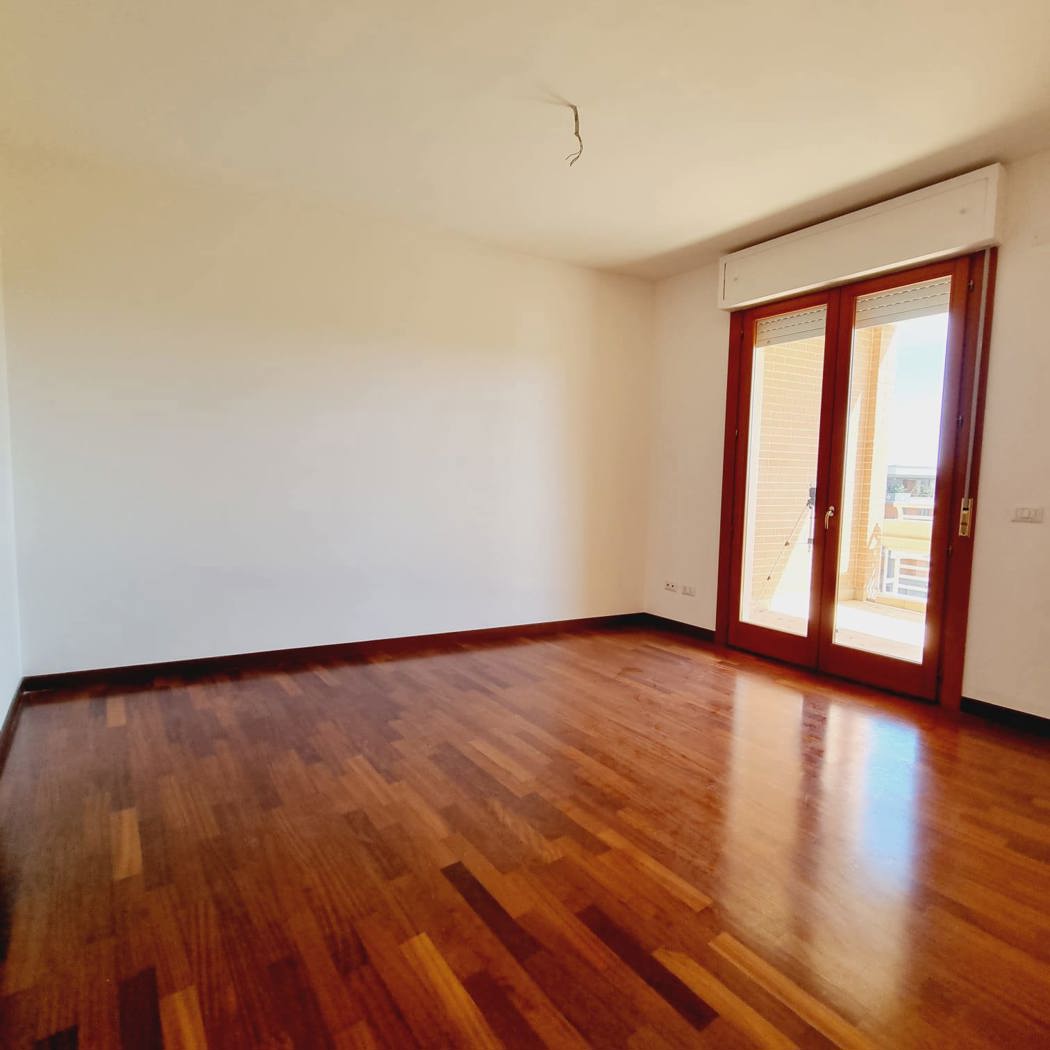 Trilocale con box doppio a Aprilia